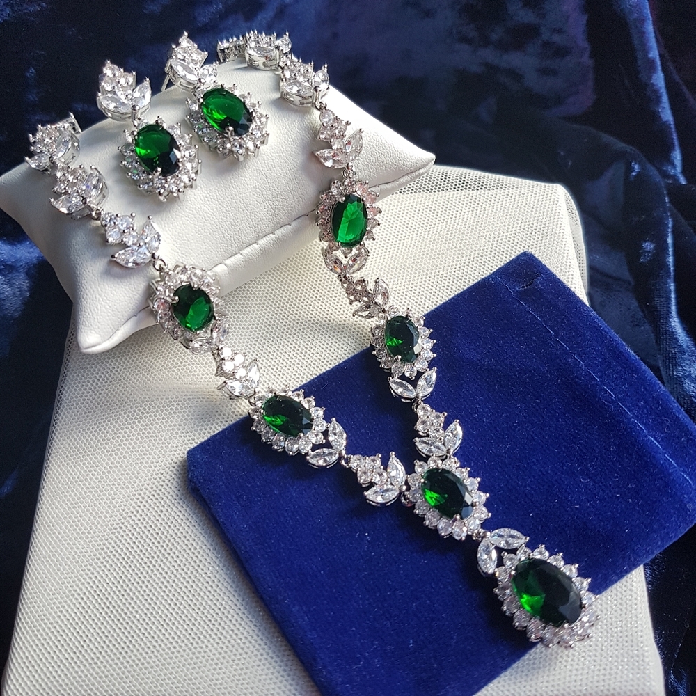 Swarovski Elements Platinum Emerald Green Diana Statement Necklace NEW - Picture 12 of 16